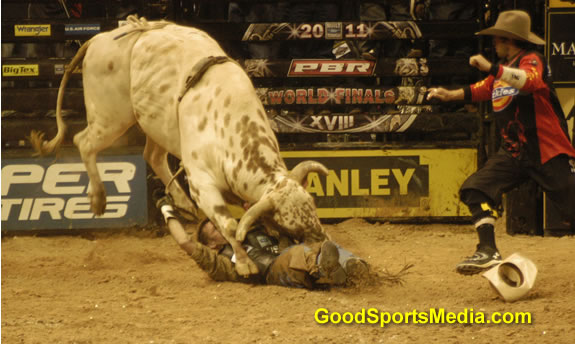 jason o'hearn takes a hit int he pbr world finals